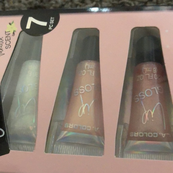 L.A. colors 7 pc set. NWT vanilla scent. Lipgloss - Picture 3 of 6